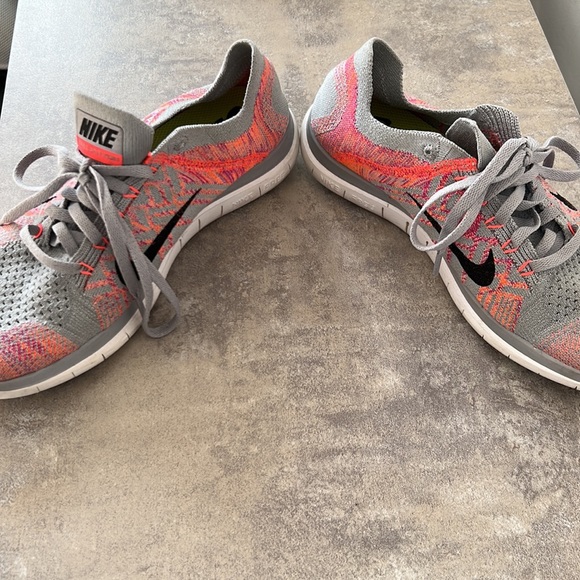 Nike free 4.0 flyknit running sneakers - Picture 2 of 4